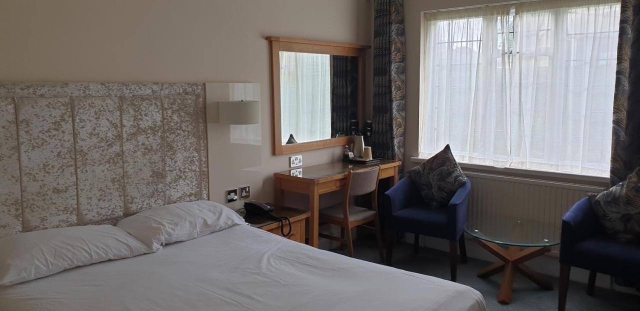 The Diplomat Hotel Restaurant & Spa Llanelli Eksteriør billede