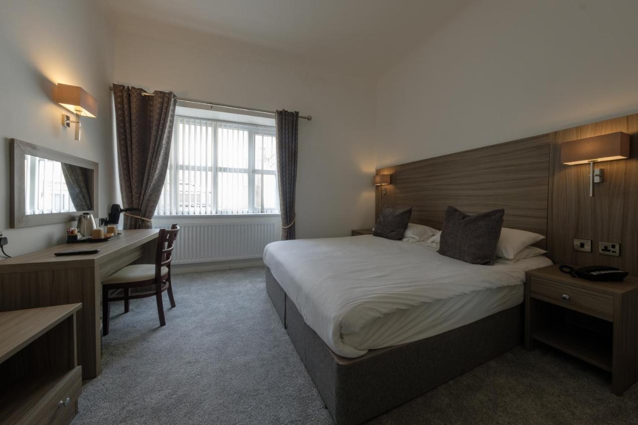 The Diplomat Hotel Restaurant & Spa Llanelli Eksteriør billede