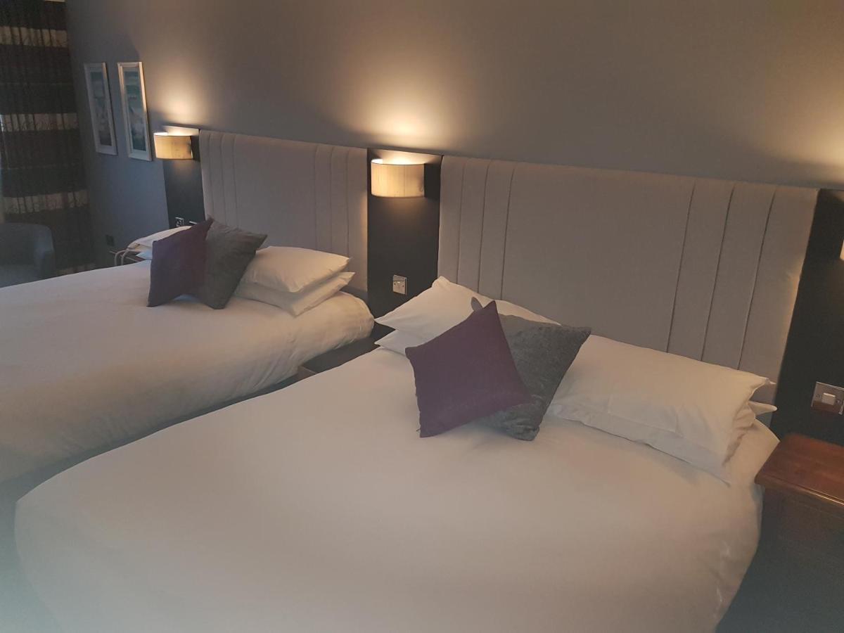 The Diplomat Hotel Restaurant & Spa Llanelli Eksteriør billede