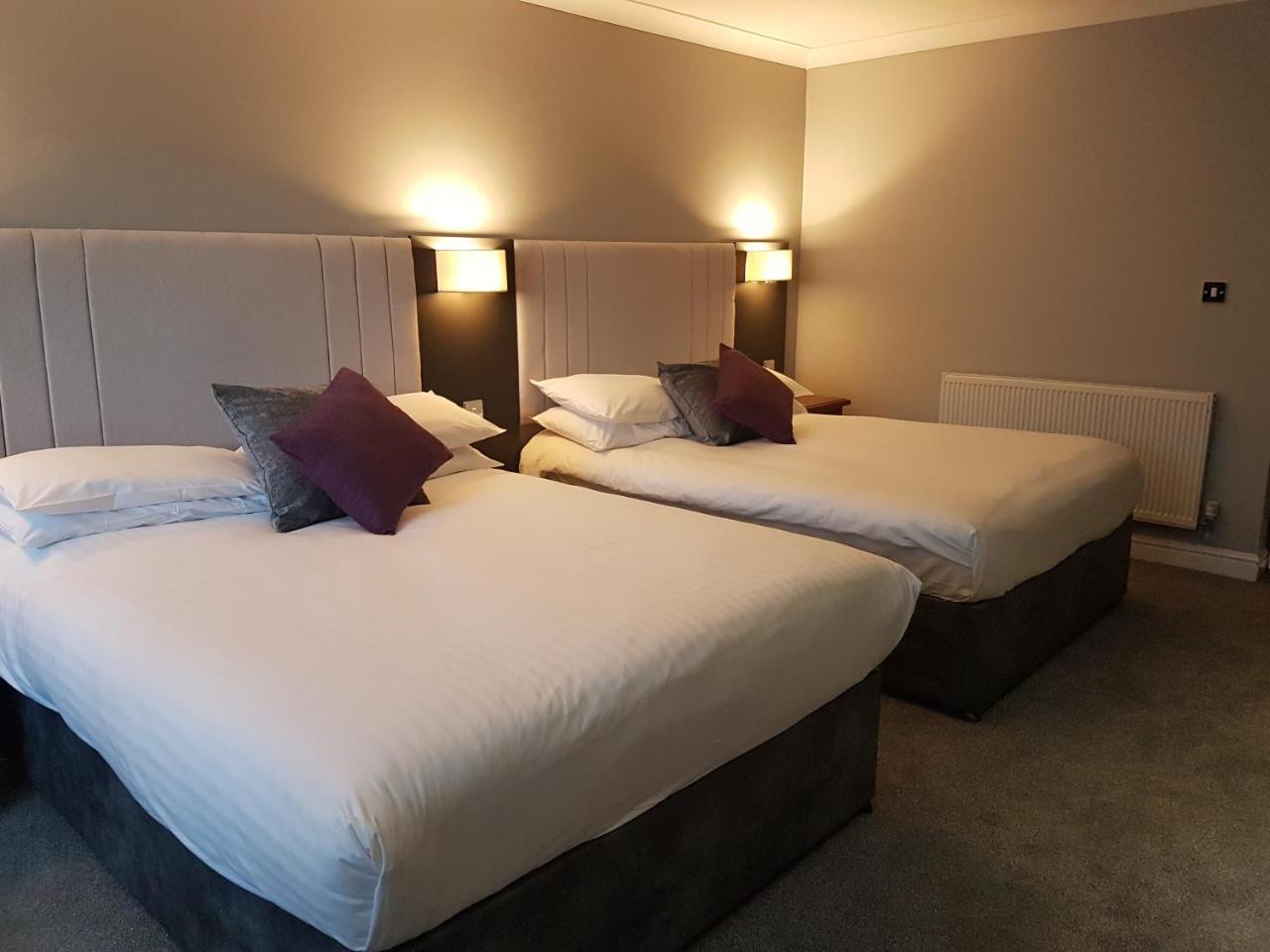 The Diplomat Hotel Restaurant & Spa Llanelli Eksteriør billede