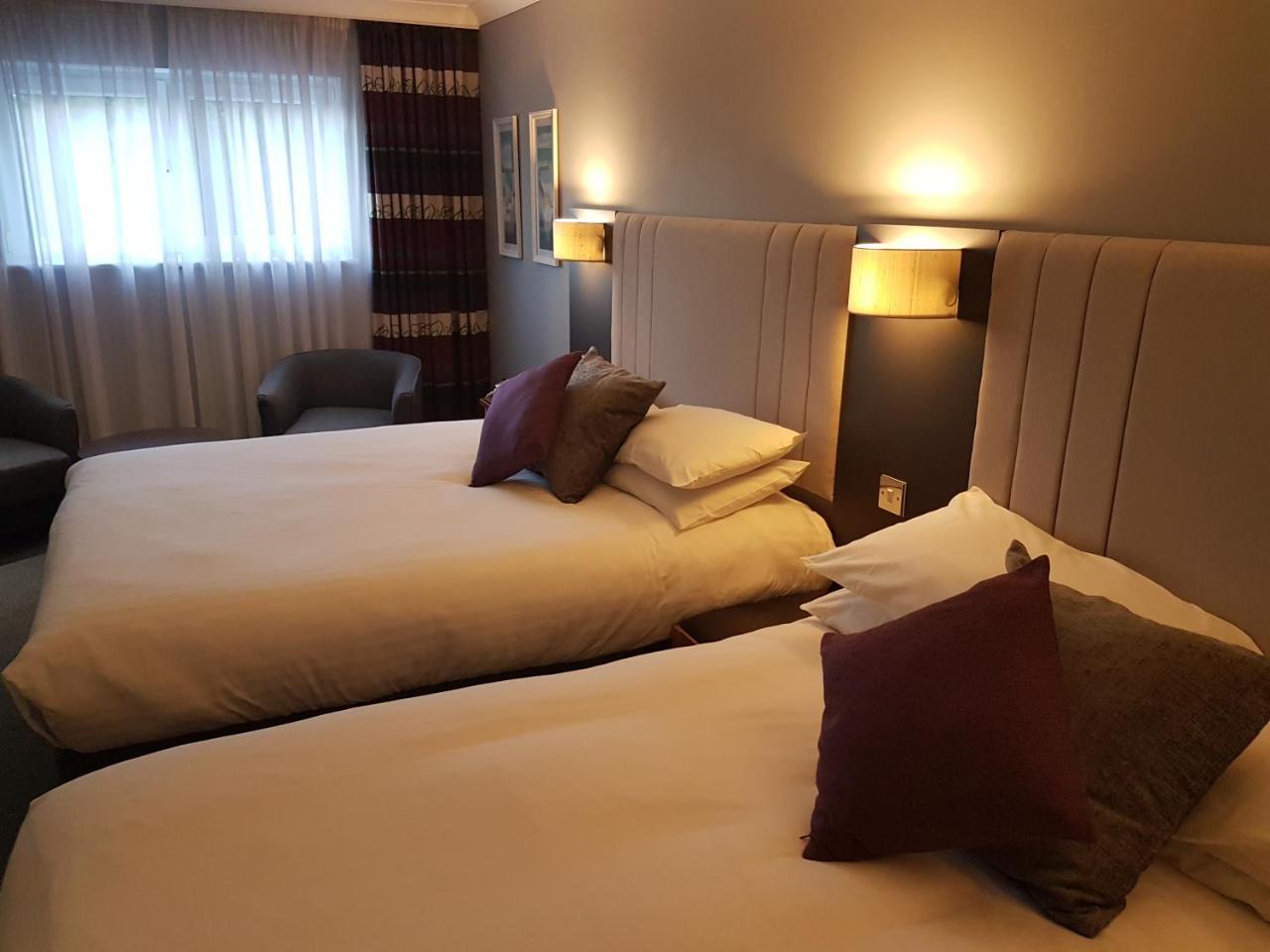 The Diplomat Hotel Restaurant & Spa Llanelli Eksteriør billede