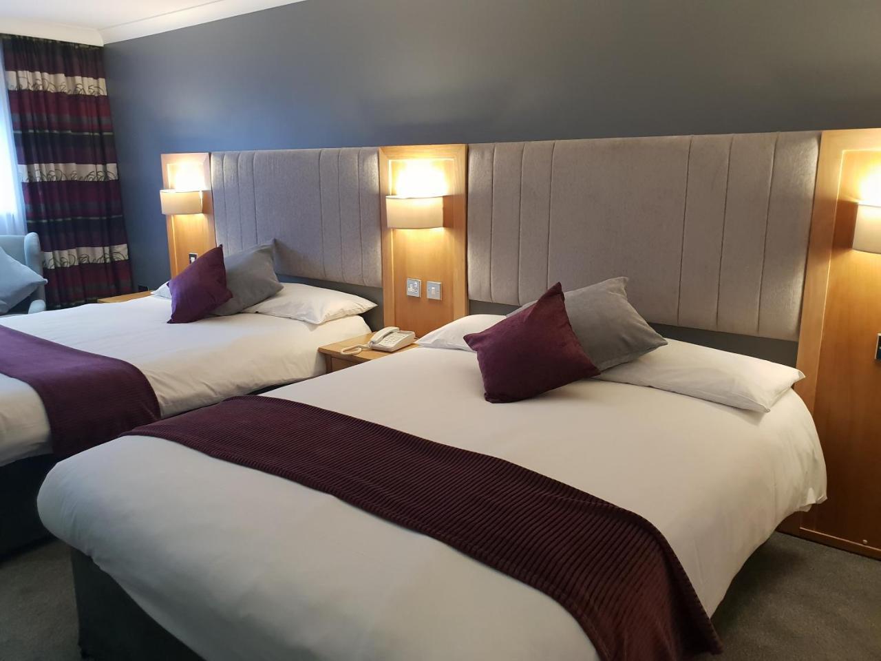 The Diplomat Hotel Restaurant & Spa Llanelli Eksteriør billede